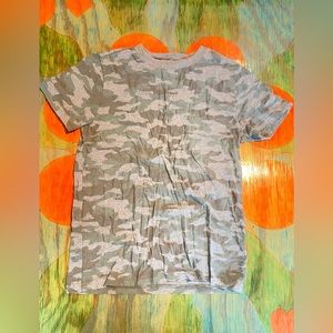 Boy's Cat & Jack size M 8-10 short sleeved shirt Camouflage gray
